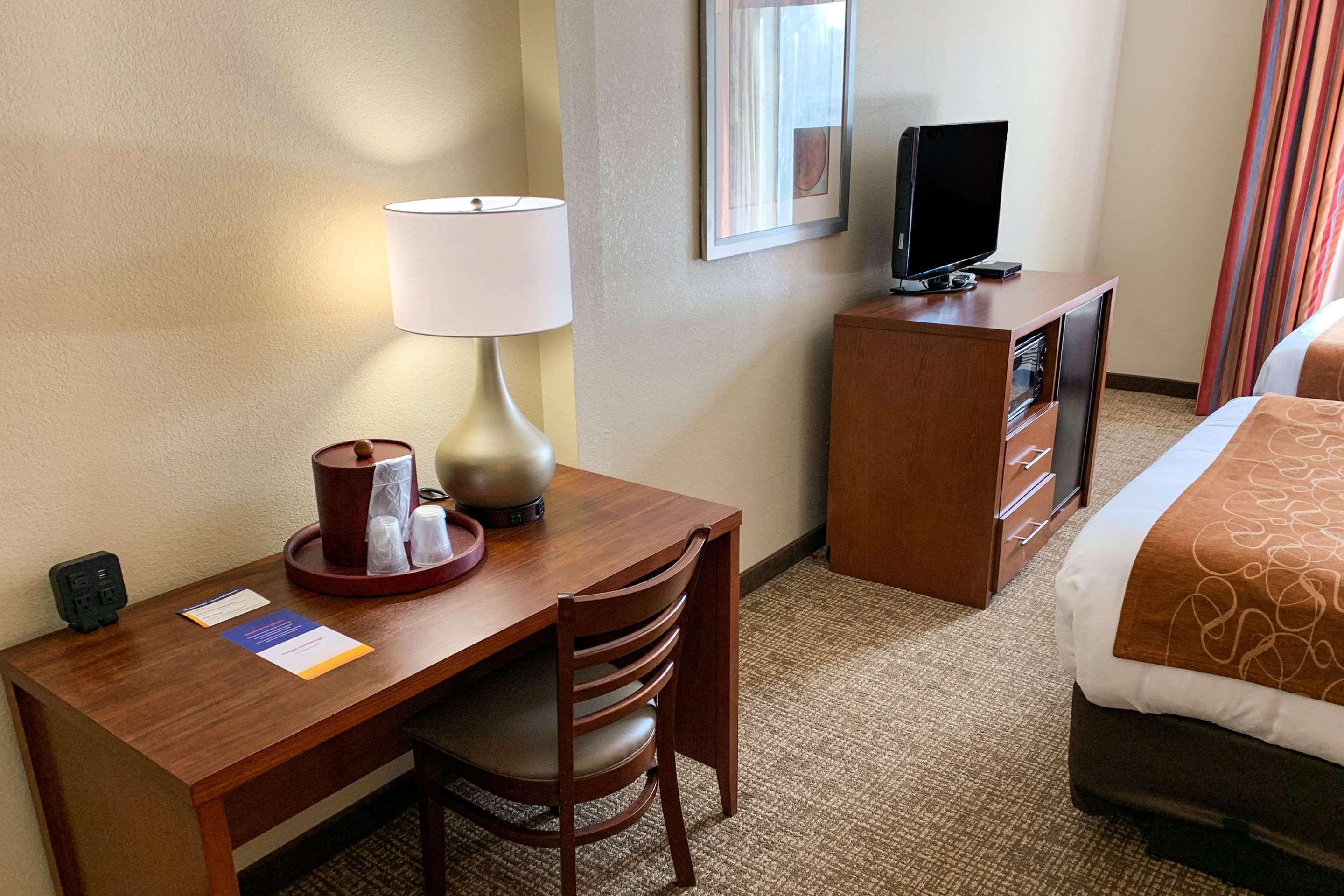 Comfort Suites Columbus State University Area Eksteriør billede