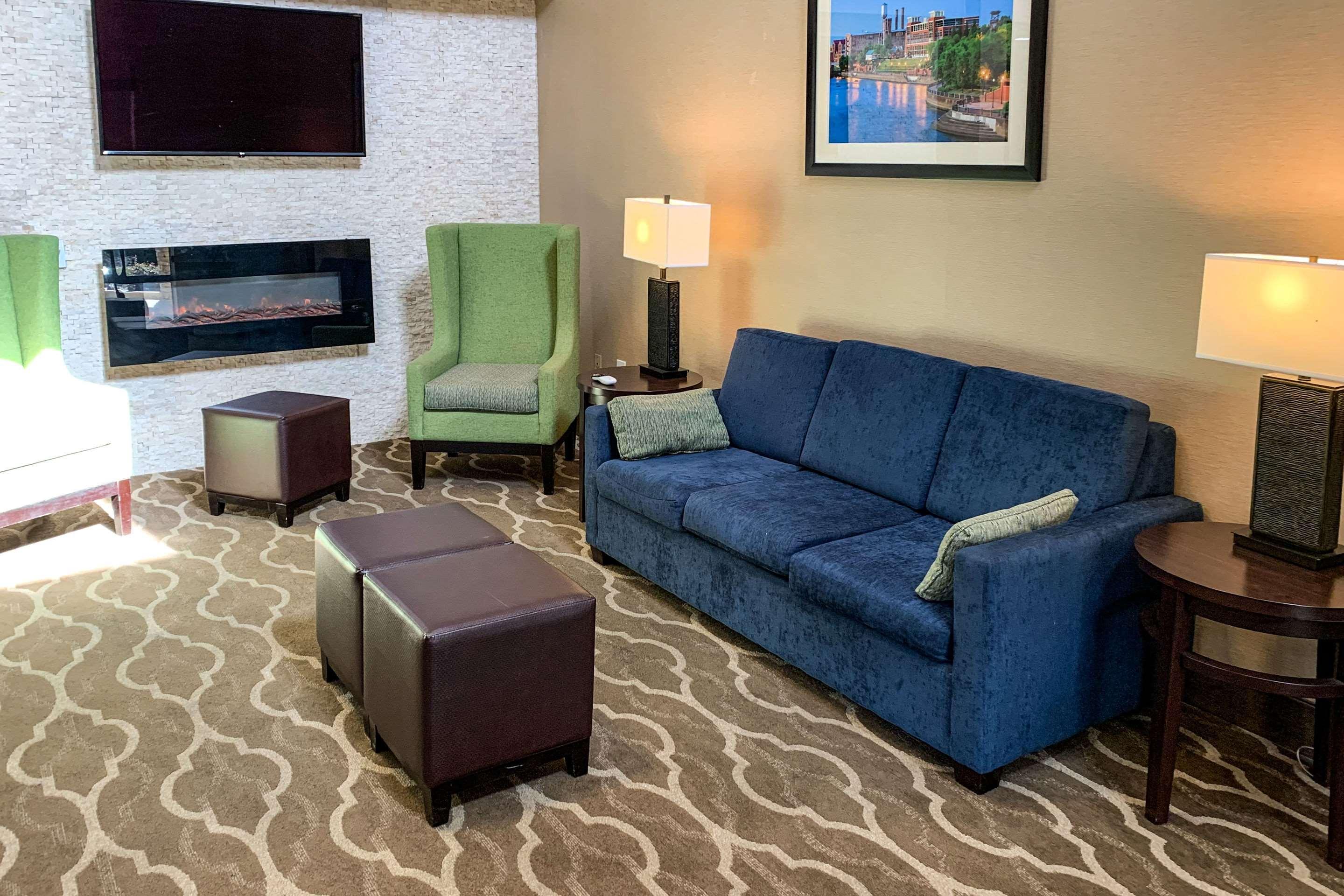 Comfort Suites Columbus State University Area Eksteriør billede