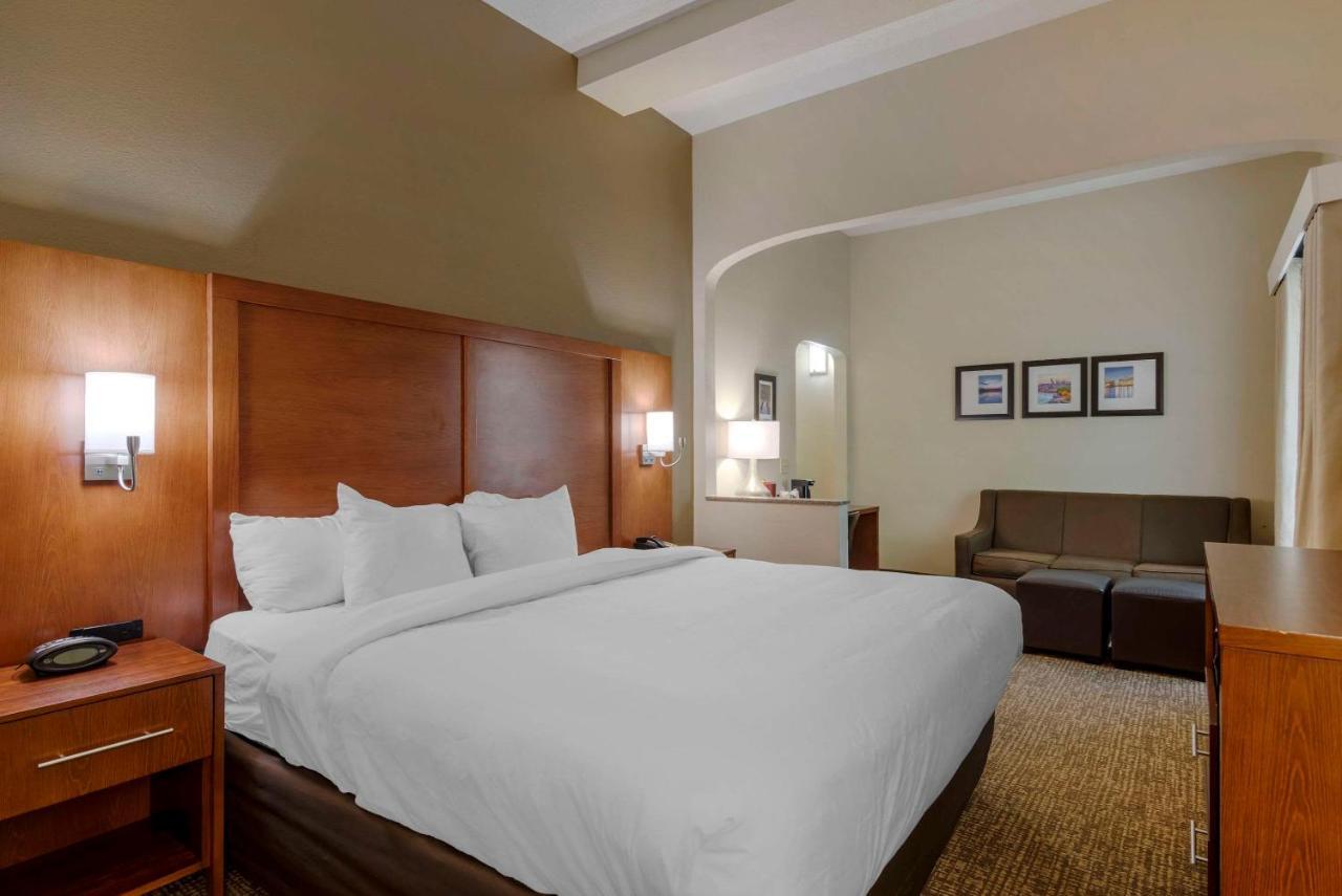 Comfort Suites Columbus State University Area Eksteriør billede